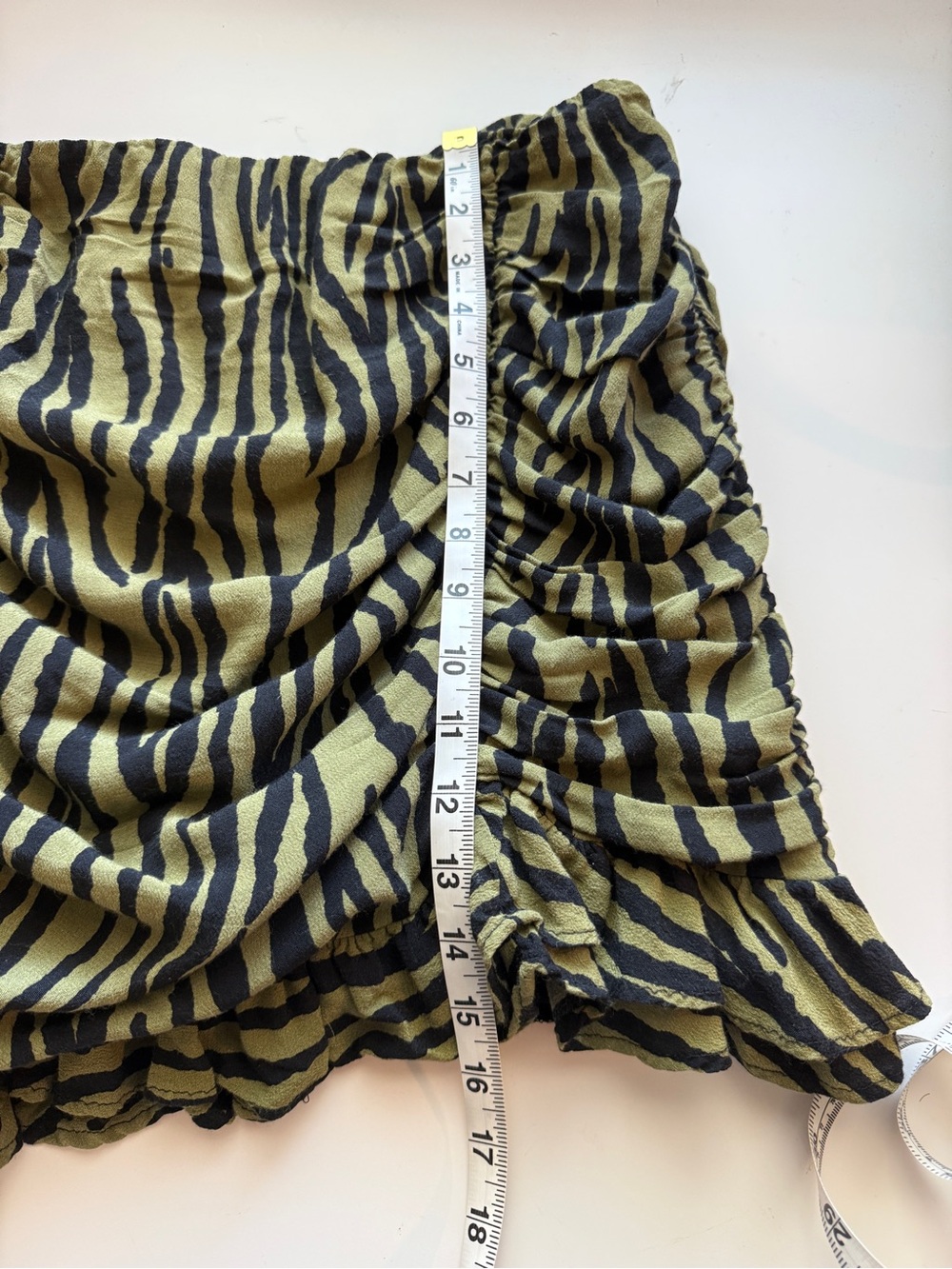 Zara Zebra Print Ruffle Ruched Mini Skirt Chartreuse Olive Green Large - Picture 4 of 5